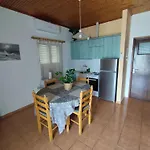 Giannis House 2 Minutes Walk To The Peroulia Σπίτι διακοπών Κόμποι
