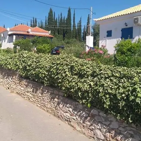 Giannis House 2 Minutes Walk To The Peroulia Σπίτι διακοπών Κόμποι