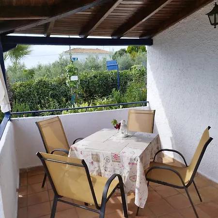 Giannis House 2 Minutes Walk To The Peroulia Σπίτι διακοπών *
