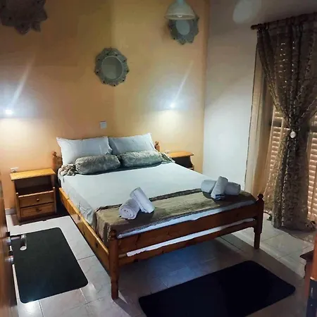 Giannis House 2 Minutes Walk To The Peroulia *